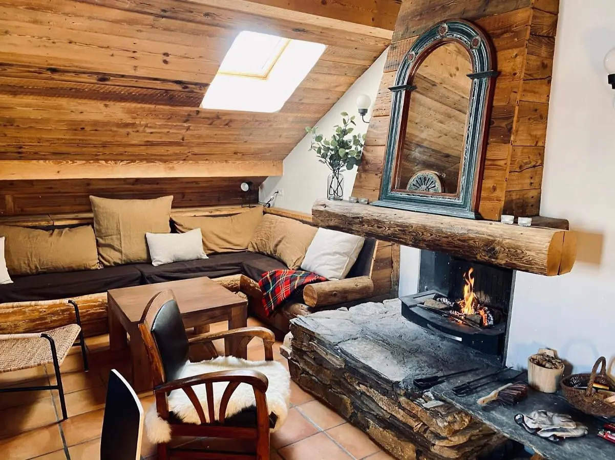 Apartment Charming Chalet, 3 Rooms, 6 To 8 Persons, Meribel, Les Allues