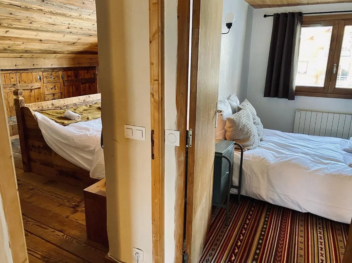 Apartment Charming Chalet, 3 Rooms, 6 To 8 Persons, Meribel, Les Allues