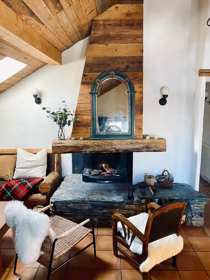 Apartment Charming Chalet, 3 Rooms, 6 To 8 Persons, Meribel, Les Allues France