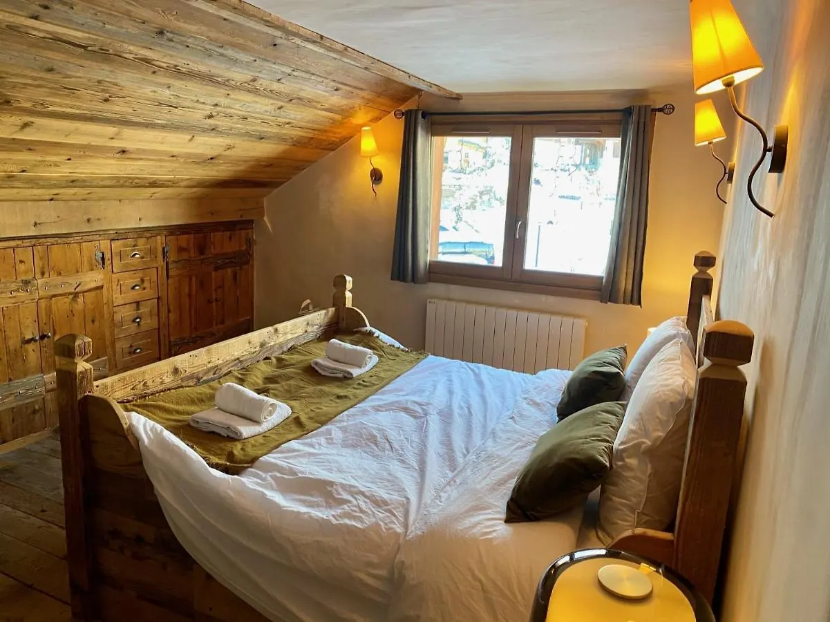 Charming Chalet, 3 Rooms, 6 To 8 Persons, Meribel, Les Allues Apartment