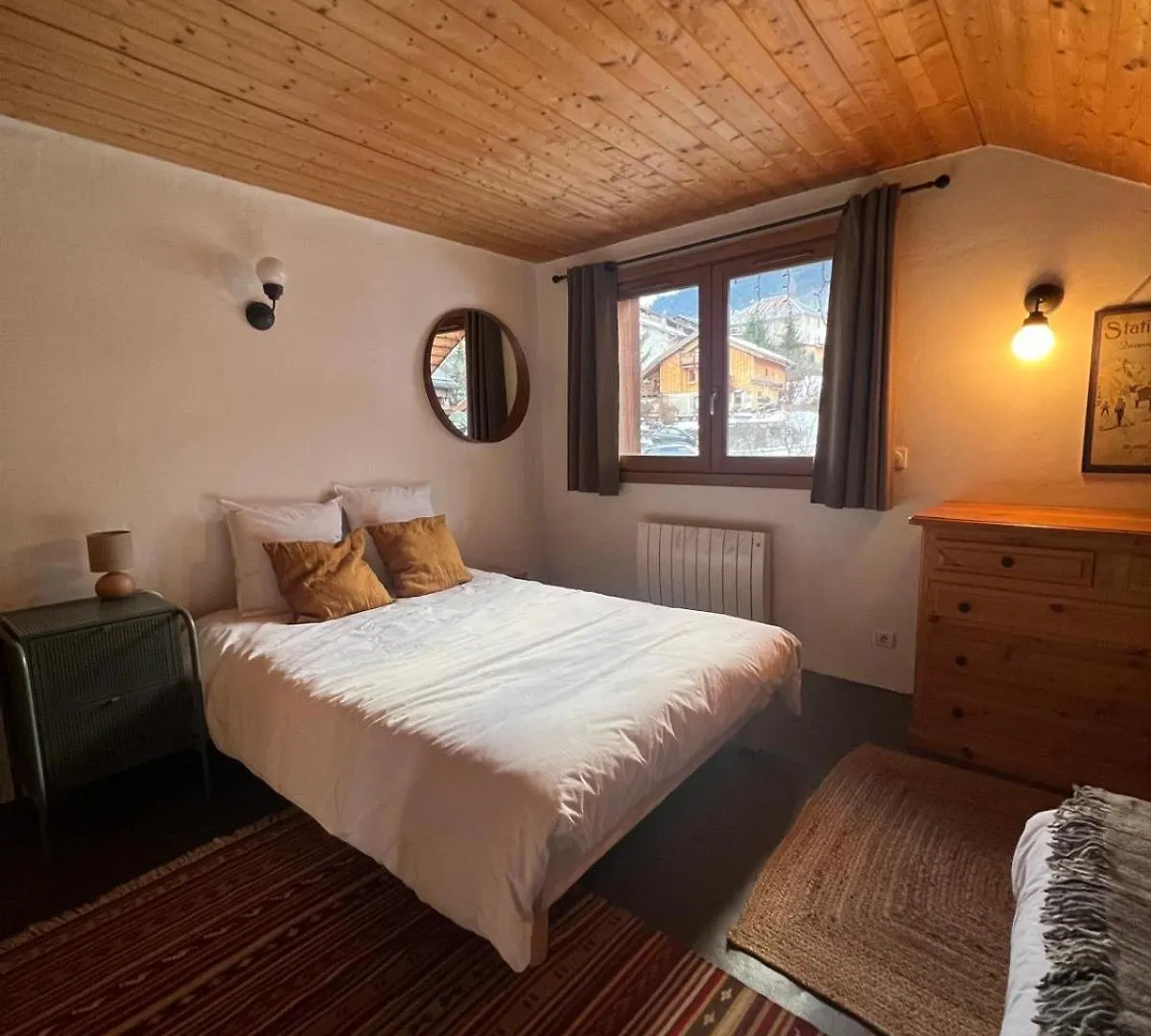 Apartment Charming Chalet, 3 Rooms, 6 To 8 Persons, Meribel, Les Allues